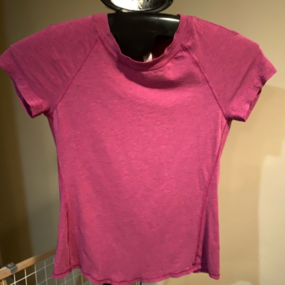 Lululemon tshirts